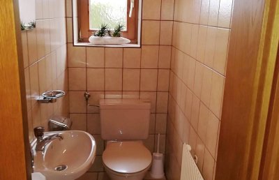 separates WC