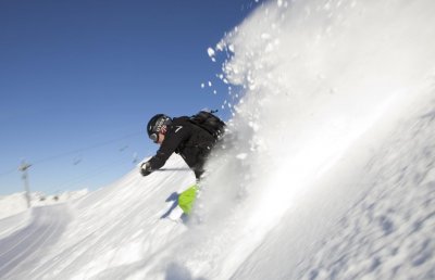 Skifahren in den pitztaler Skigebieten Hochzeiger, Rifflsee und Pitztaler Gletscher. (c) TVB Pitztal